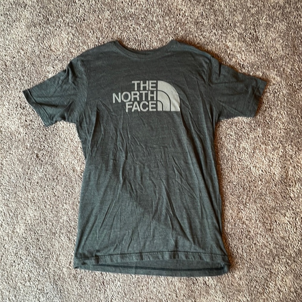 North face men’s medium slim fit Grey shirt